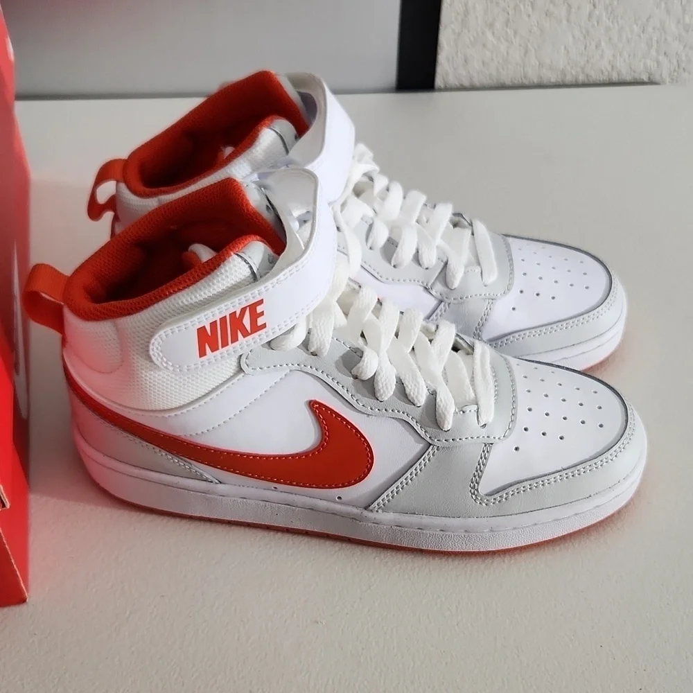 Nike court mid
